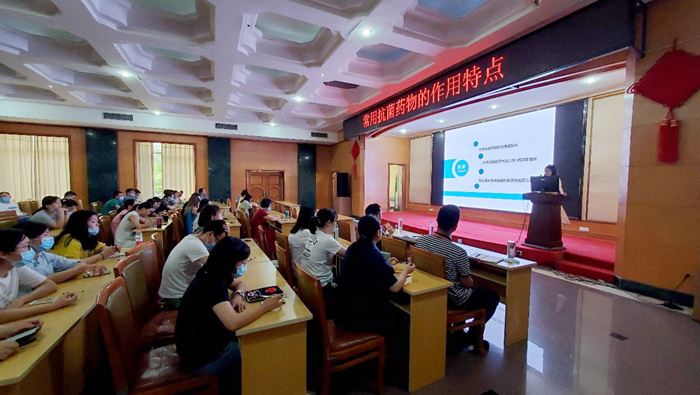高新分院开展常用抗菌药物的作用特点专题培训