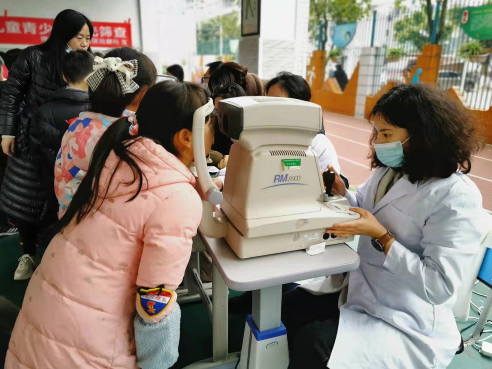 验光.jpg 验光.jpg