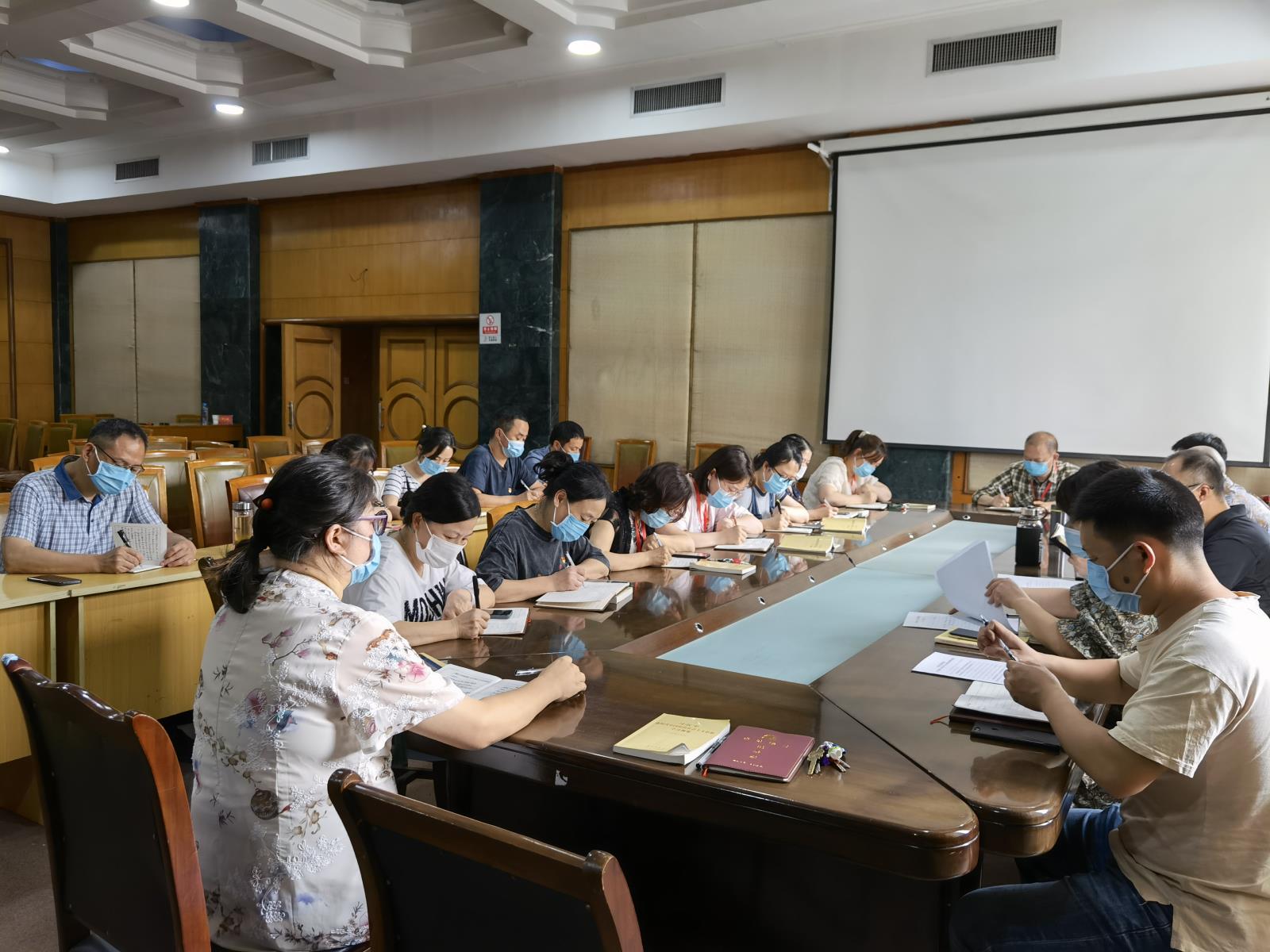 高新分院第一党支部召开支部党员大会