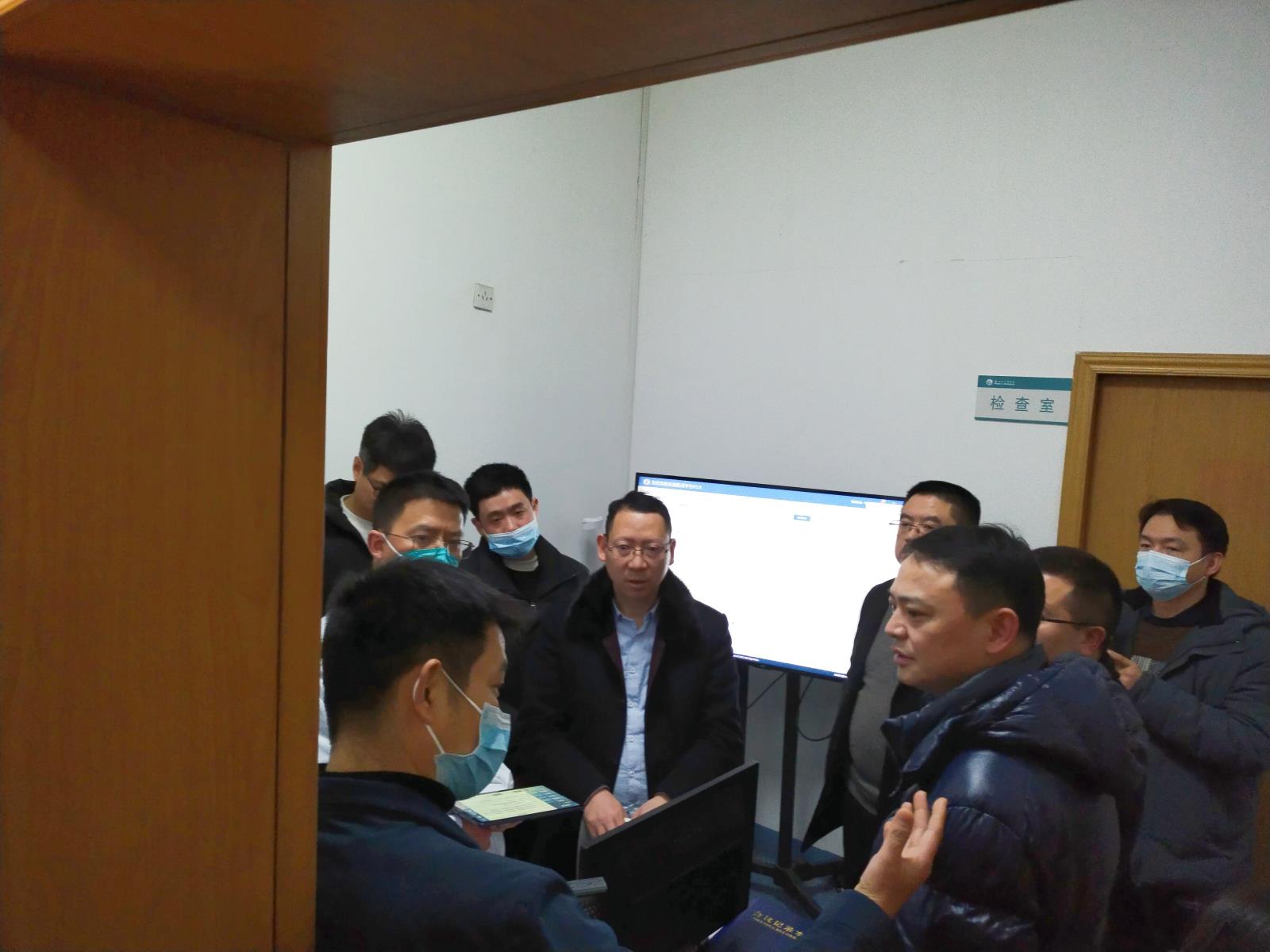 游仙区卫健局副局长任化军一行到市三医院游仙分院调研5G院前急诊急救联动平台系统建设运行情况