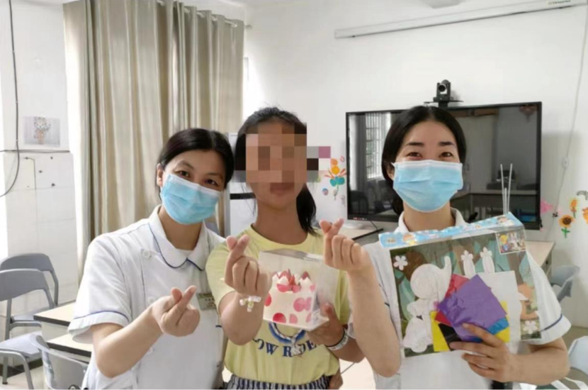 精神大科第四支部为住院患儿庆祝儿童节