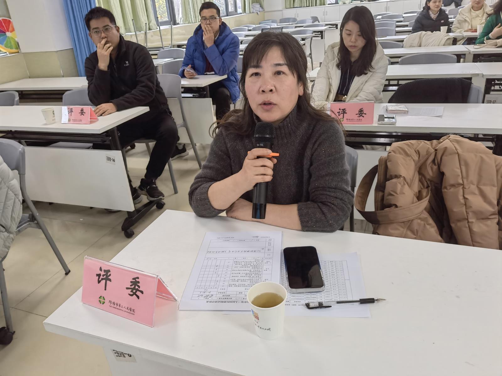 李艳秋.jpg 李艳秋.jpg