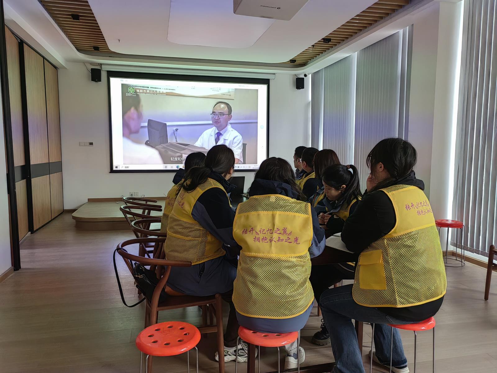 看视频.jpg 看视频.jpg